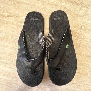 Sanuk Black Flip Flops with Checkered Straps